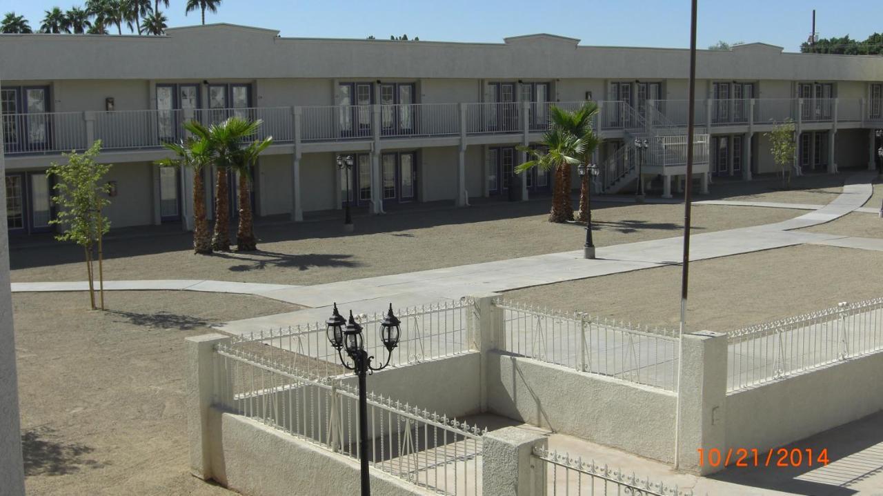Days Inn By Wyndham Brawley Bagian luar foto